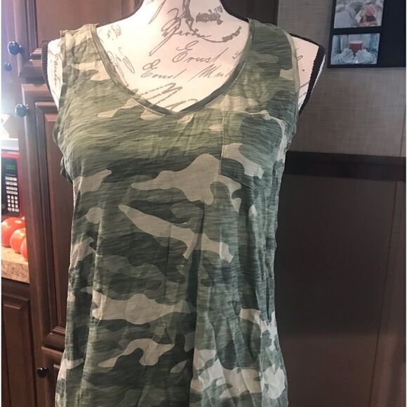 Old Navy Camouflage Tank Top Green Size Medium - Picture 2 of 12